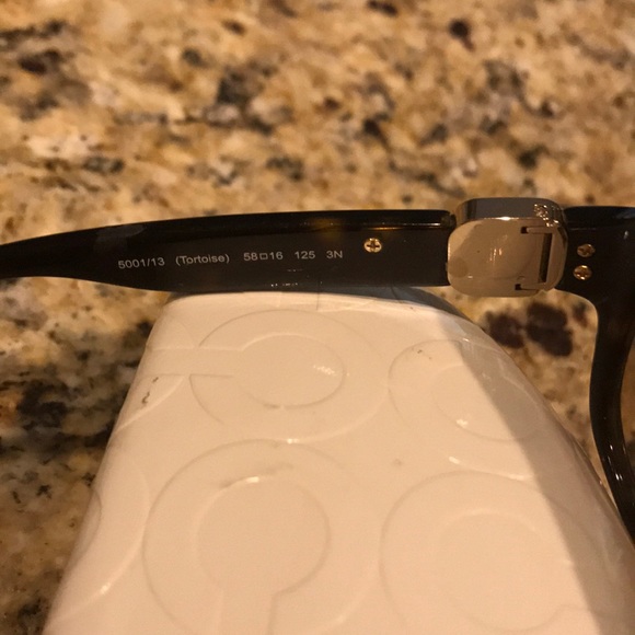 100% Authentic Coach Tortoise Shell Sunglasses - Picture 6 of 8